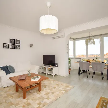 Retreat In With Balcony And Ocean View 公寓 埃斯托利尔