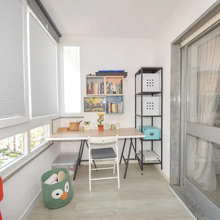 Retreat In With Balcony And Ocean View Apartment